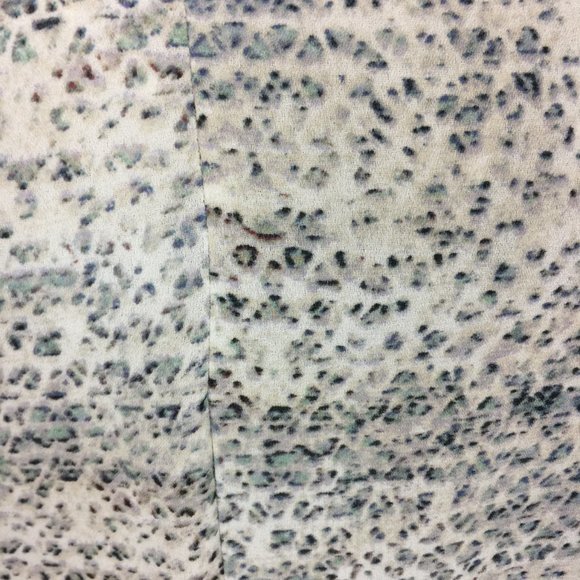 Violet & Claire Blouse Top Size M Womans White Gray V-Neck Long Sleeve Chiffon - Picture 13 of 15